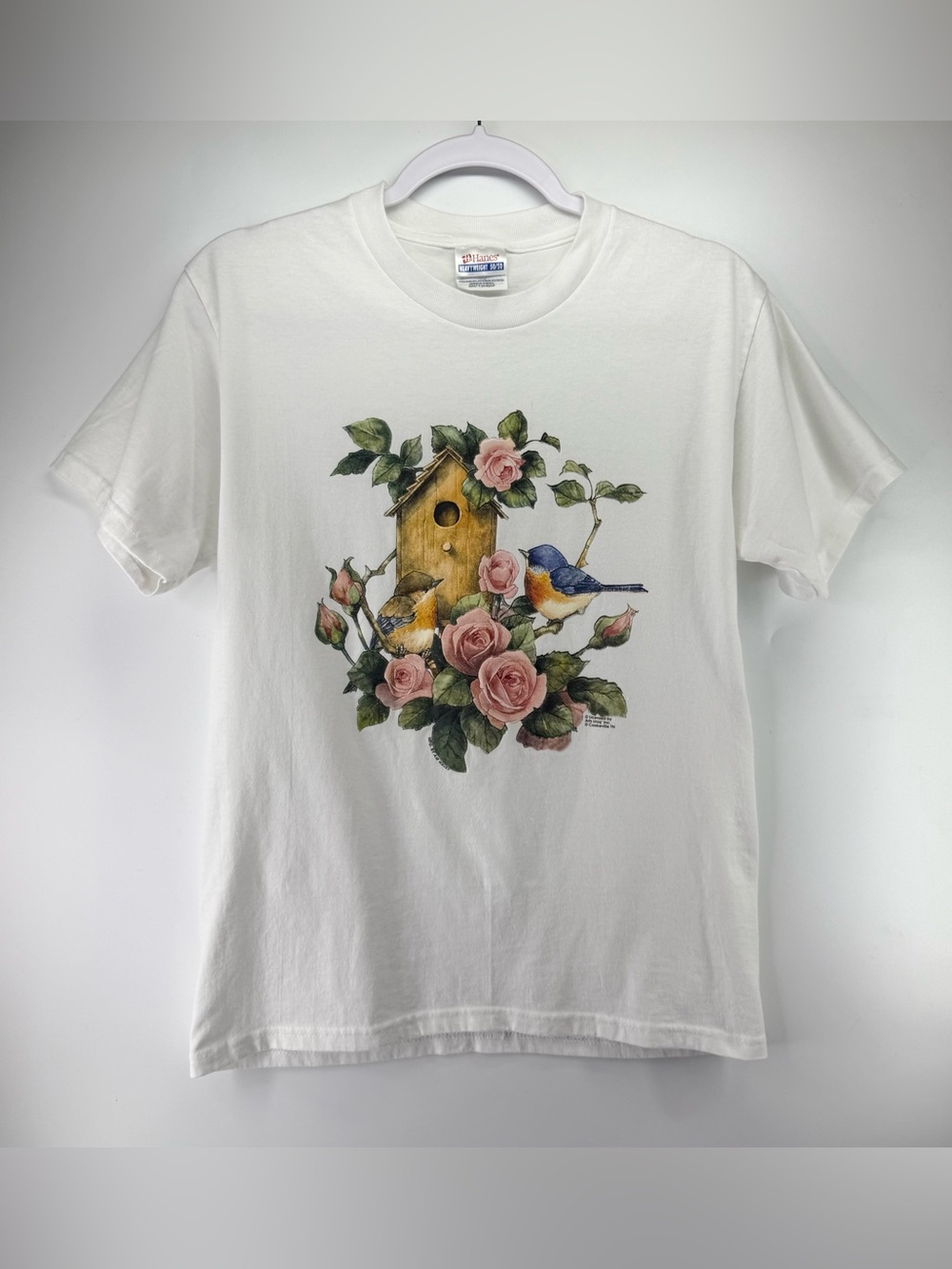 Air Waves Bluebird House Roses "Settling In” Graphic Tee Small